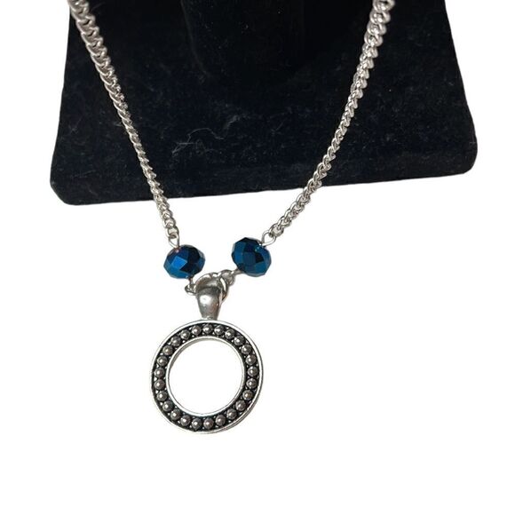 Silver Drop Pendant Necklace With Blue Gem Stones. - Picture 2 of 7